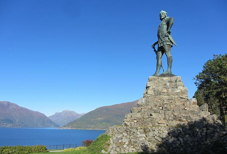 Frithjof-Statue.JPG